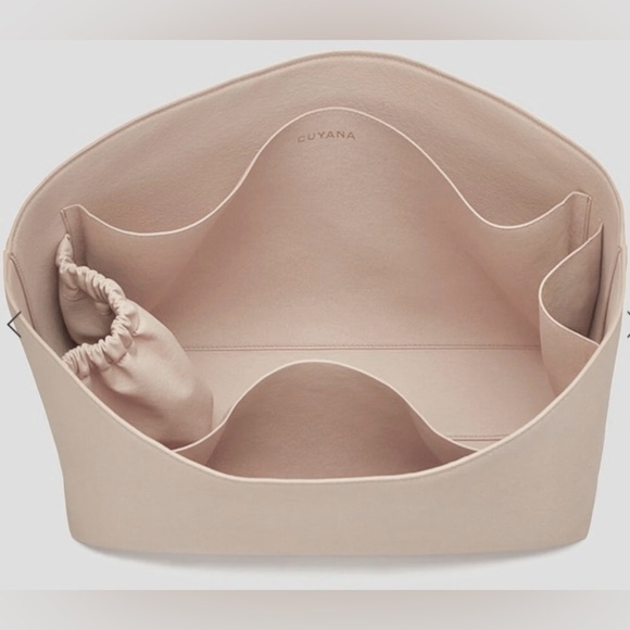 Cuyana Tote Organization Insert Faux Microsuede in Pale Pink color 14” x 10” - Picture 1 of 6